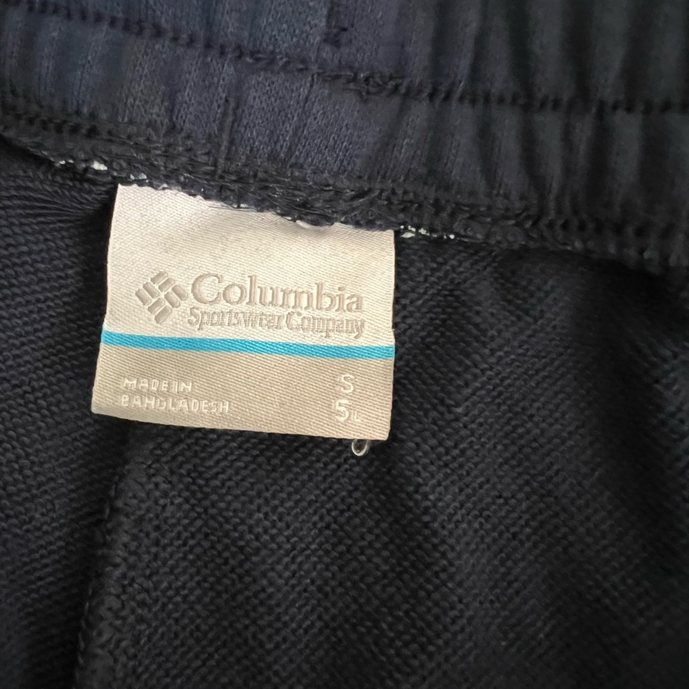 Columbia Short - Picture 3 of 6